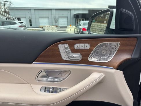 Used 2025 Mercedes-Benz GLS 450 GLS 450 image 23