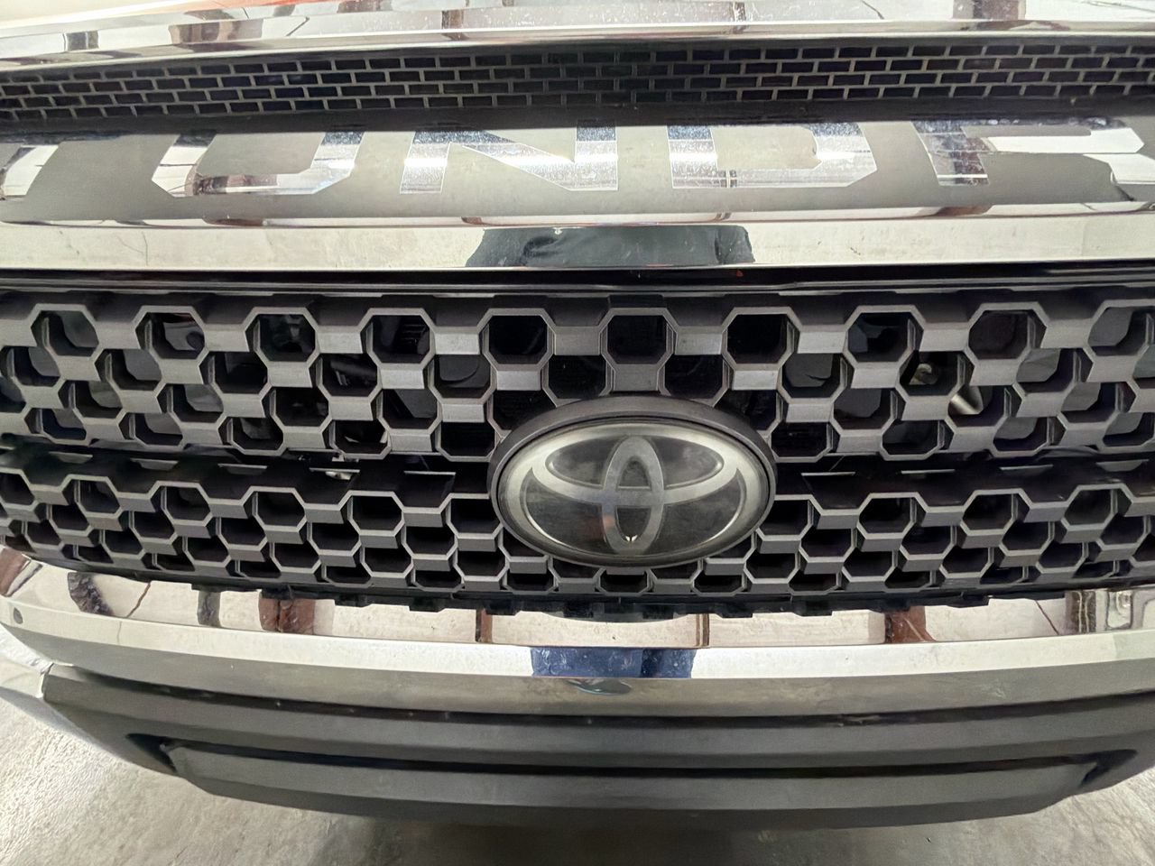 Used 2018 Toyota Tundra SR5 w/ TRD Off Road Package AWD/4WD image 28