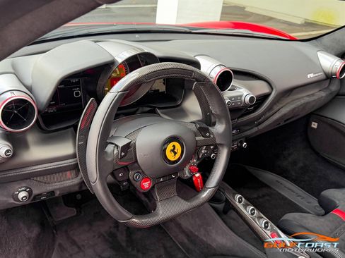 Used 2021 Ferrari F8 Tributo image 28