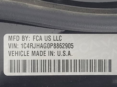 Used 2023 Jeep Grand Cherokee Altitude image 33