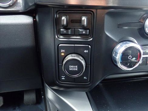 New 2026 Ford F250 Lariat w/ Black Appearance Package image 18