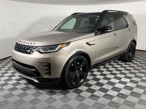 Used 2024 Land Rover Discovery Dynamic SE AWD/4WD image 2