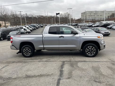 Used 2016 Toyota Tundra SR5 image 7