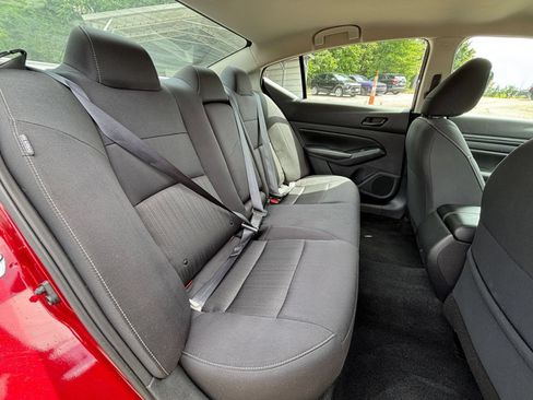 Used 2025 Nissan Altima 2.5 SV FWD image 34