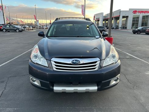 Used 2011 Subaru Outback 2.5i Limited image 8