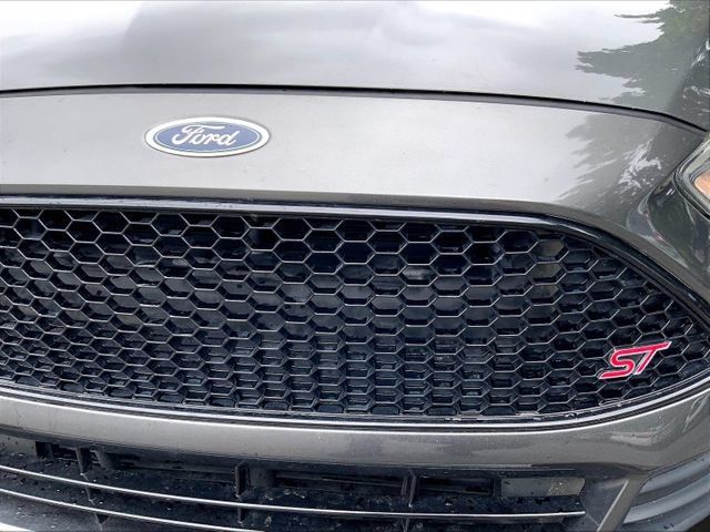 Used 2015 Ford Focus ST w/ Equipment Group 402A FWD image 5