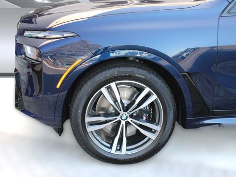 Used 2026 BMW X7 xDrive40i AWD/4WD image 13