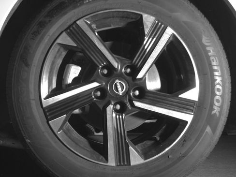 Used 2025 Nissan Sentra SV image 12