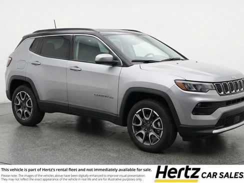 Used 2025 Jeep Compass Trailhawk image 1