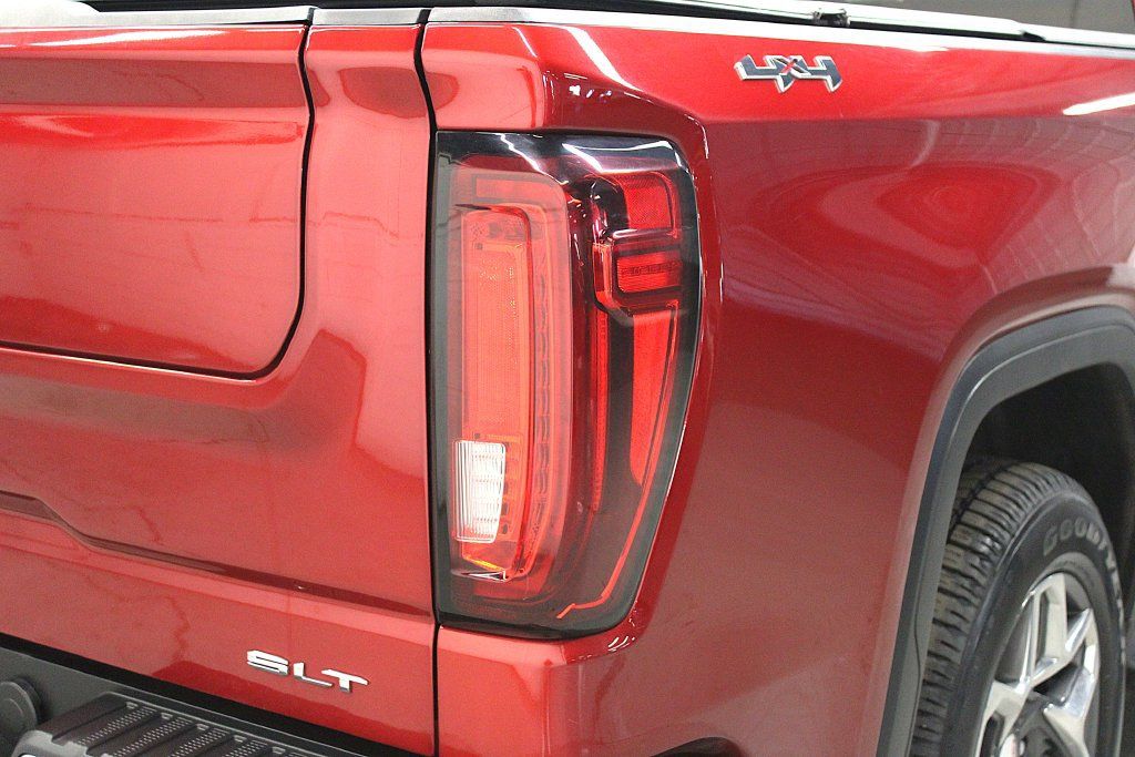 Used 2024 GMC Sierra 1500 SLT w/ SLT Premium Plus Package AWD/4WD image 44