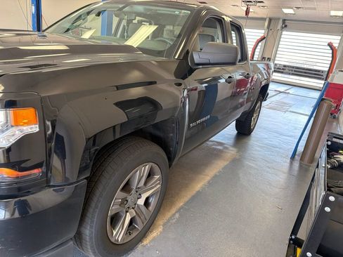 Used 2017 Chevrolet Silverado 1500 Custom AWD/4WD image 10