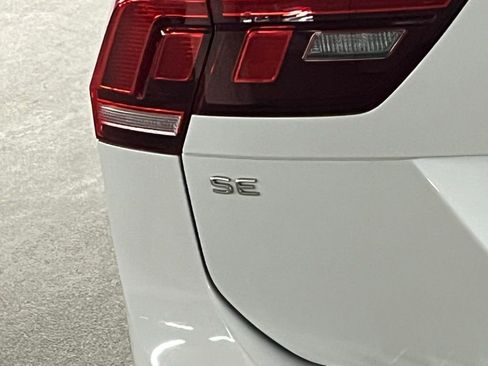 Used 2023 Volkswagen Tiguan SE image 36