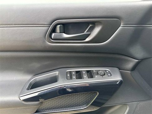 Certified 2025 Nissan Pathfinder SV w/ Black Appearance Package image 13