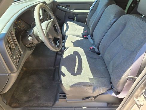 Used 2004 Chevrolet Silverado 1500 W/T image 6