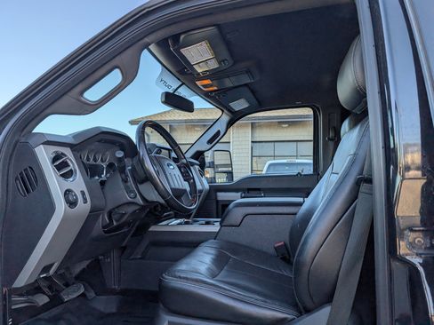 Used 2015 Ford F250 Lariat w/ Lariat Interior Package image 13