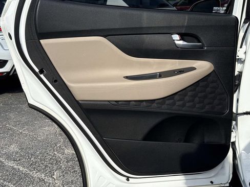 Used 2020 Hyundai Santa Fe SE image 11