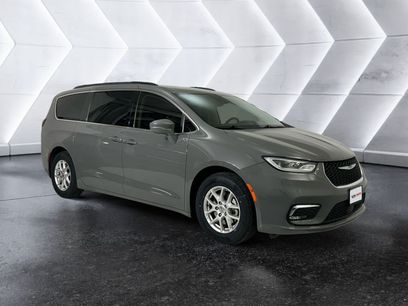 Used 2022 Chrysler Pacifica Touring-L