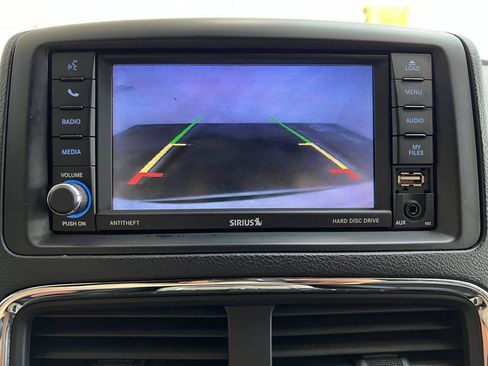 Used 2019 Dodge Grand Caravan SXT FWD image 19