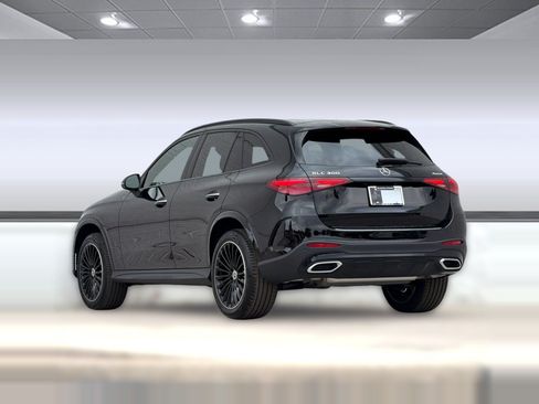 Used 2026 Mercedes-Benz GLC 300 4MATIC image 3