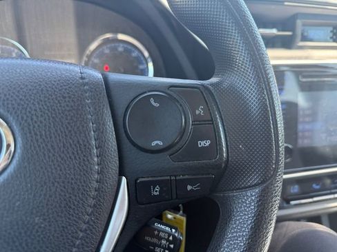 Used 2019 Toyota Corolla LE FWD image 17