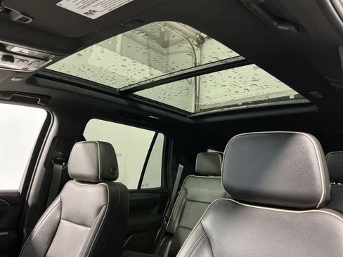 Used 2023 GMC Yukon SLT AWD/4WD image 23
