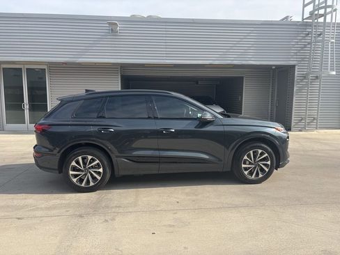 New 2025 Audi Q6 e-tron Premium image 4