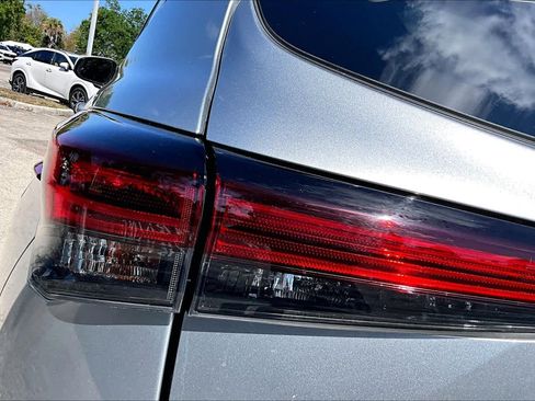 Used 2024 Toyota Highlander XLE image 29