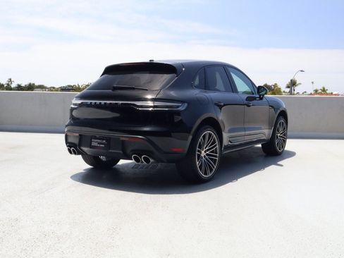 Certified 2025 Porsche Macan AWD/4WD image 9