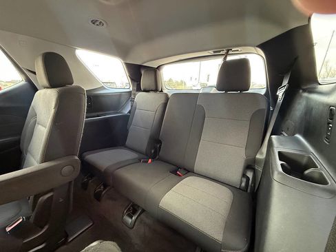 Used 2020 Chevrolet Traverse LT image 18