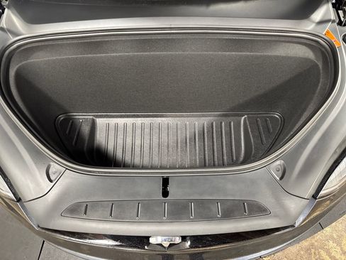 Used 2024 Tesla Model X image 30