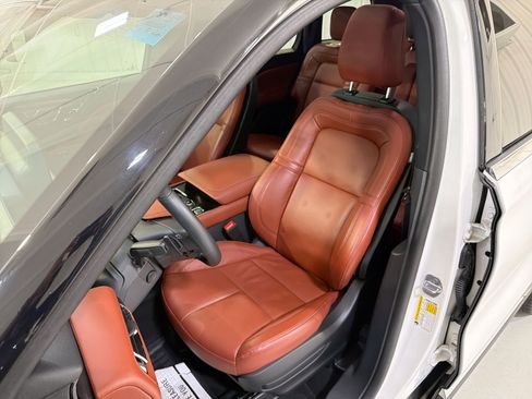 Used 2025 Lincoln Aviator Reserve w/ Illumination Package image 10