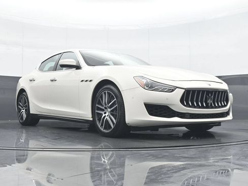 Used 2019 Maserati Ghibli S Q4 AWD/4WD image 33