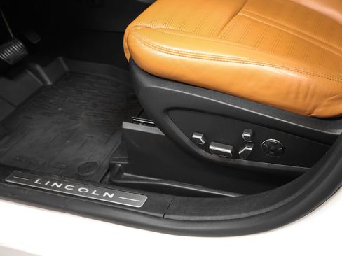 Used 2023 Lincoln Nautilus Black Label image 7