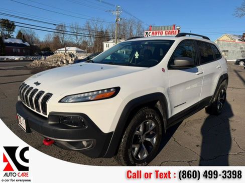 Used 2016 Jeep Cherokee Trailhawk w/ Comfort/Convenience Group image 3
