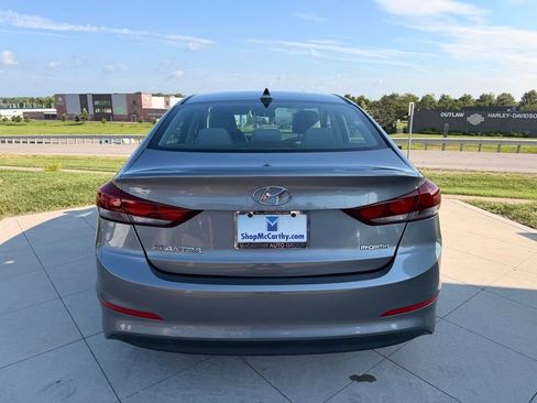 Used 2017 Hyundai Elantra SE FWD image 4