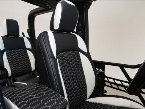 Used 2025 Jeep Gladiator Sport image 28