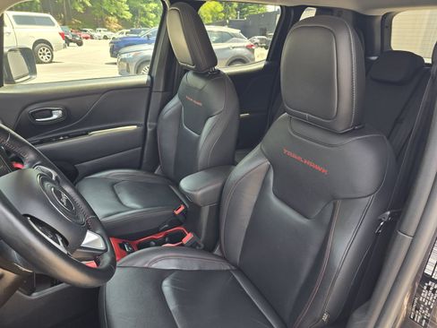 Used 2021 Jeep Renegade Trailhawk w/ Luxury Group III AWD/4WD image 13