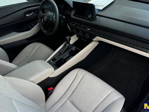 Used 2023 Honda Accord EX image 17