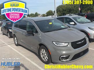 Used 2025 Chrysler Pacifica Select FWD video 1