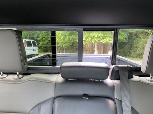 Used 2024 Chevrolet Silverado 2500 ZR2 w/ Technology Package image 37