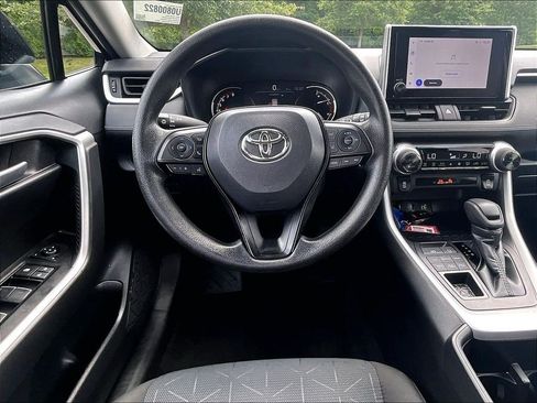 Used 2025 Toyota RAV4 XLE AWD/4WD image 17