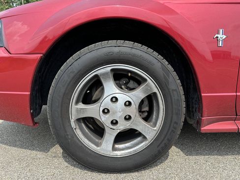 Used 2003 Ford Mustang Convertible RWD image 11