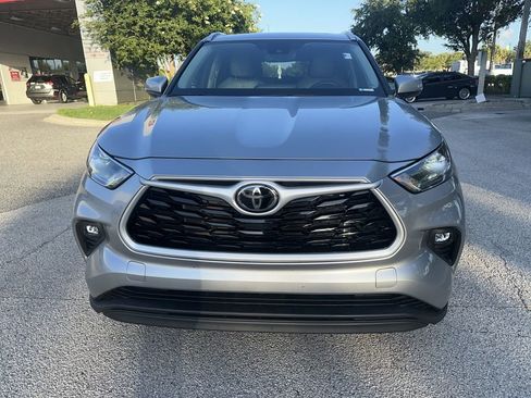 Used 2023 Toyota Highlander XLE FWD image 8