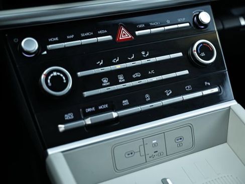 Used 2024 Hyundai Santa Fe SE image 38