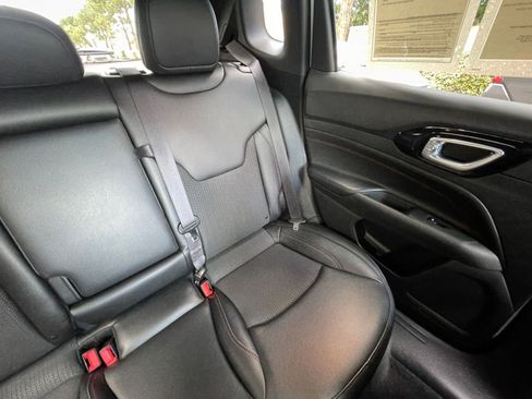 Used 2025 Jeep Compass Trailhawk image 37