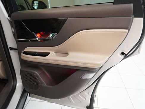 Used 2021 Lincoln Corsair AWD w/ Premium Package image 31