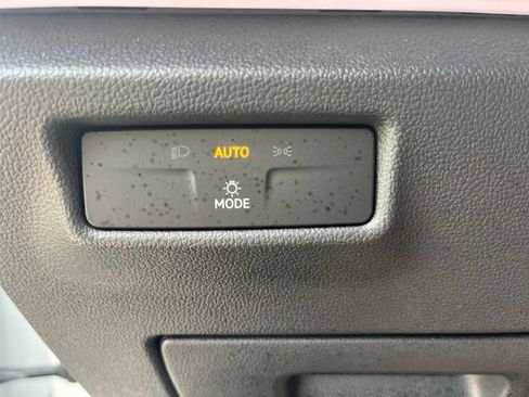 Used 2026 Volkswagen Tiguan SE FWD image 24