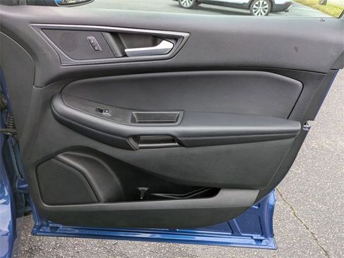 Used 2022 Ford Edge SE image 33
