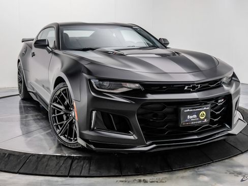 Used 2018 Chevrolet Camaro ZL1 RWD image 27