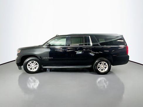 Used 2018 Chevrolet Suburban LS RWD image 4